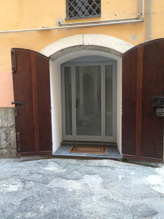 Antico Vicolo Lägenhet Salerno Exteriör bild